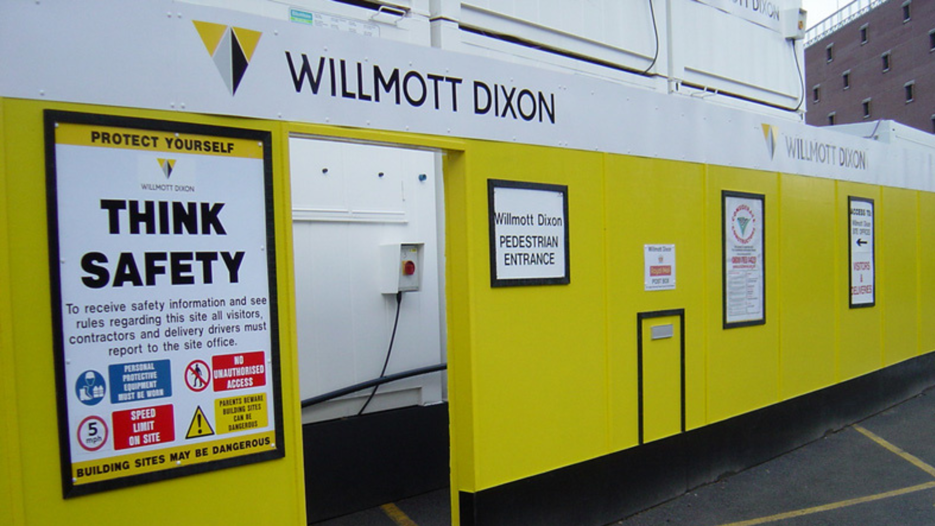 Davison Fencing - Blue Light Sector Image